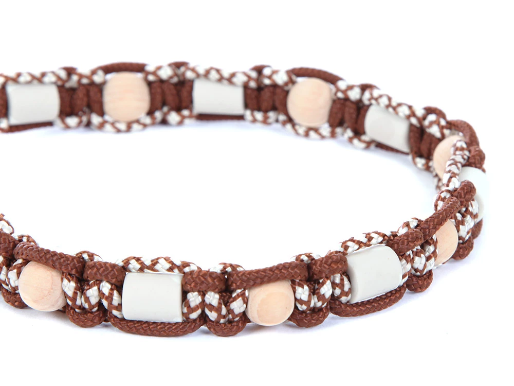 HundeNerd® GuteVibes EM-Halsband Zirbenholz Braun 2 HundeNerd® GuteVibes EM-Halsband Zirbenholz Braun – Bild 2